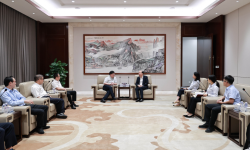 中国建设银行黄冈分行党委书记、行长曹凡莅临非凡国际调研