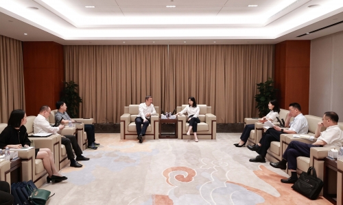 中国银行江苏省分行副行长吴骏莅临非凡国际调研