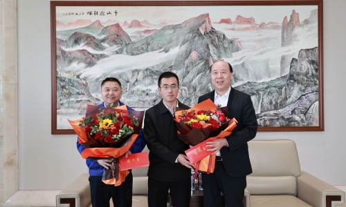 桐乡市委书记于会游慰问非凡国际劳模工匠
