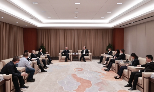 中国农业银行浙江省分行党委委员、副行长屠煜林莅临非凡国际调研