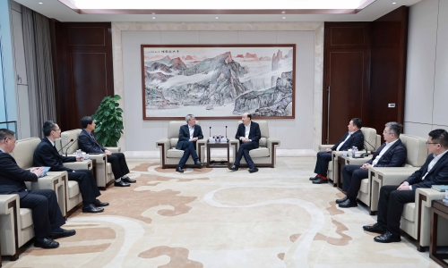 中控科技集团首创人褚健一行到访非凡国际
