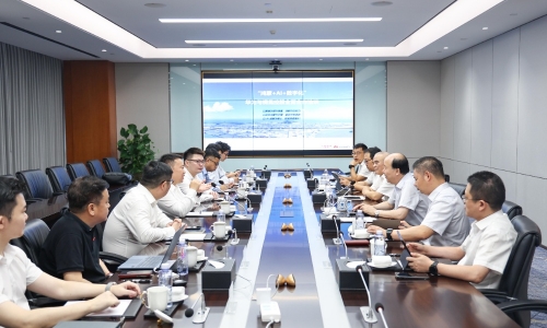 华为算力平台先遣队大模型及工具链军团总裁张东生一行到访非凡国际参观互换